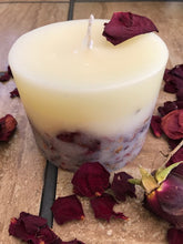 Load image into Gallery viewer, WRAPPED UP IN ROSES Rose Candle